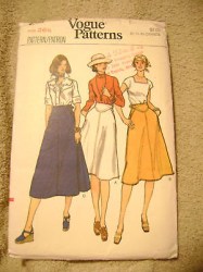 9535 VOGUE YOKE FLARE SKIRT LENGTHS PATTERN 25'' WAIST